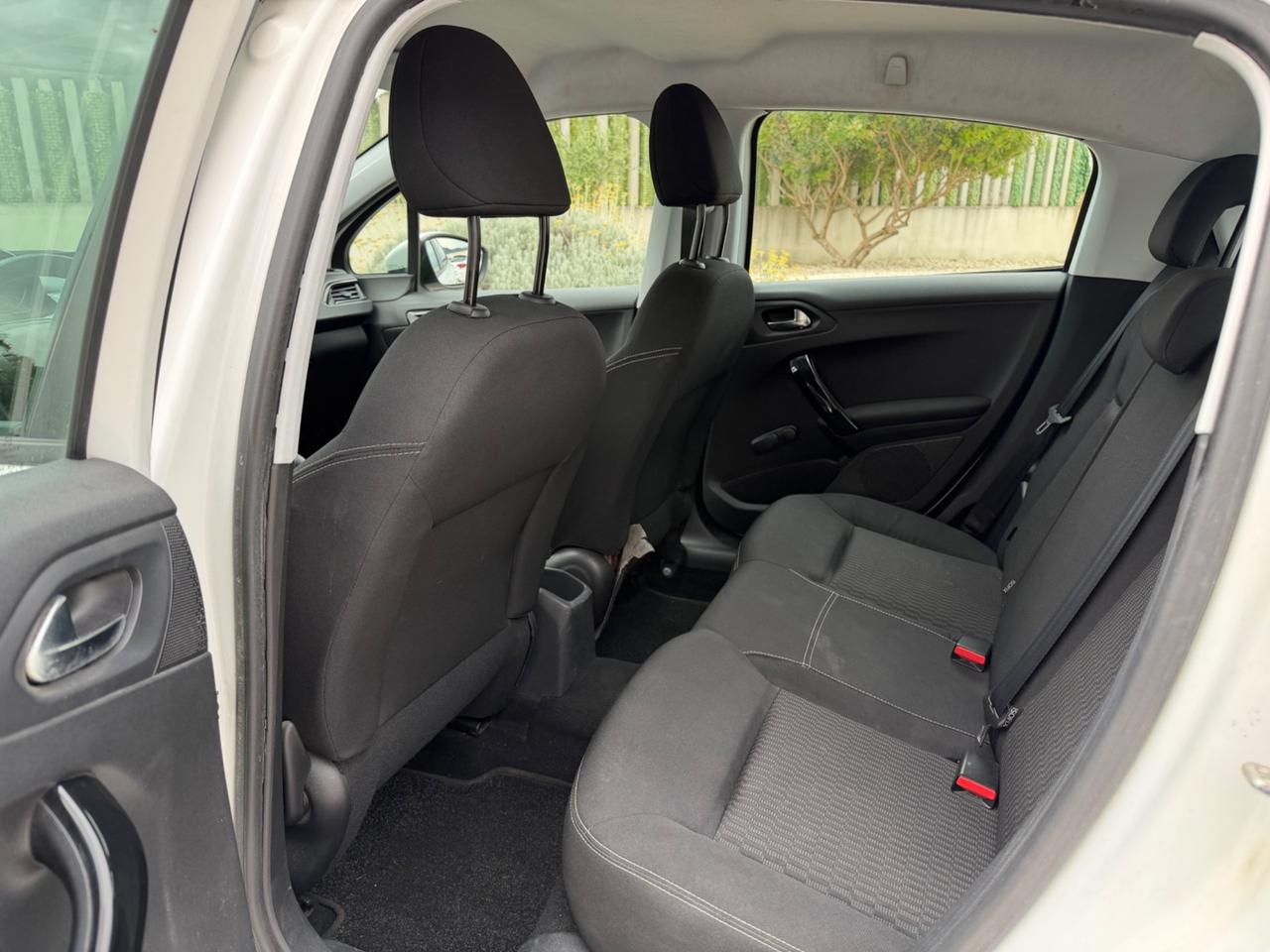 Peugeot 208 BlueHDi 75 S&S 5 porte Active 2015