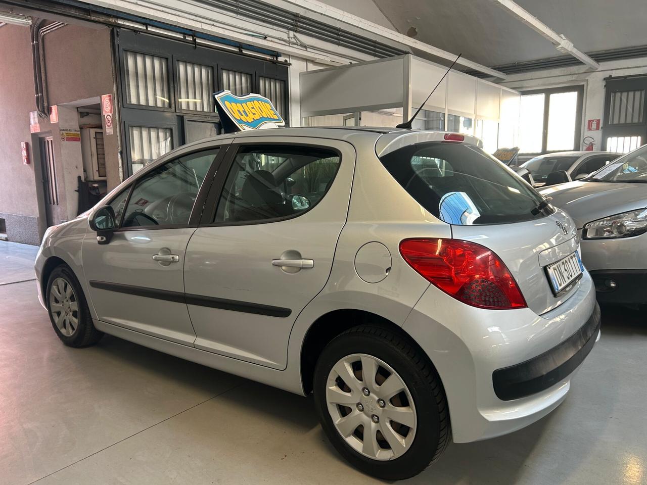 Peugeot 207 1.4 8V 75CV 5p. X Line