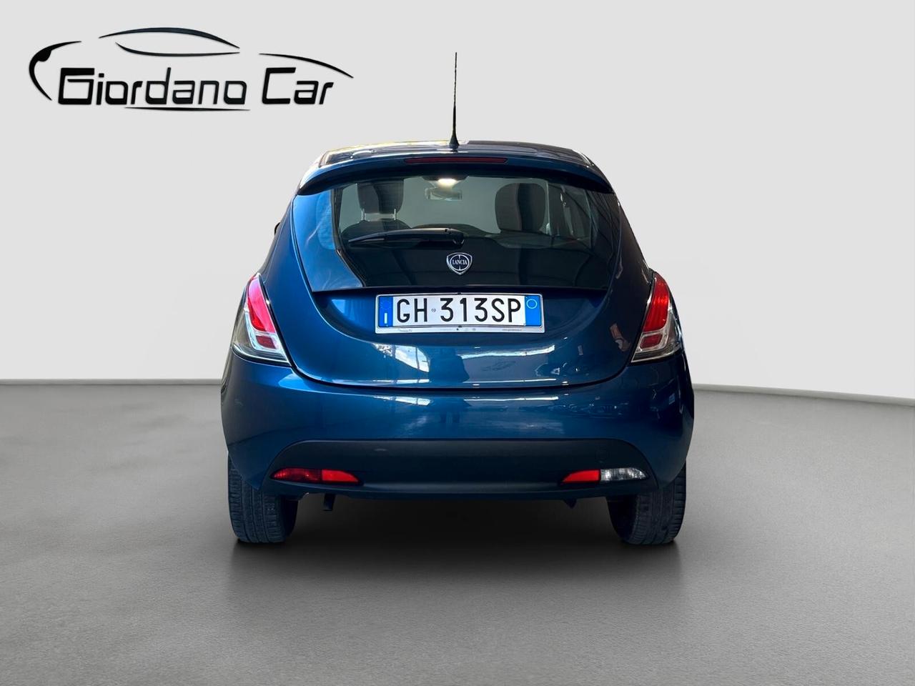 Lancia Ypsilon 1.0 FireFly 5 porte S&S Hybrid Ecochic Silver