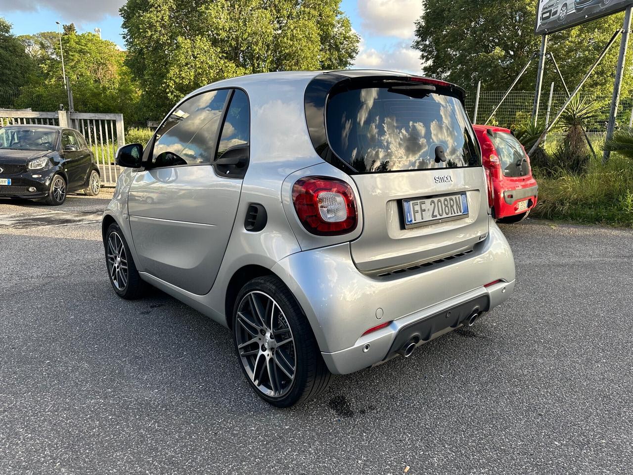 Smart ForTwo BRABUS 0.9 Turbo twinamic Xclusive JBL Permute Uff. Italia