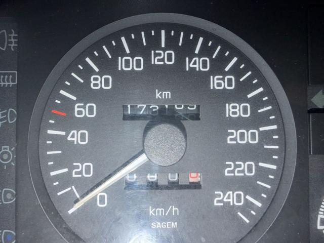 RENAULT Clio 1.8i 16V Grand Prix 343/500