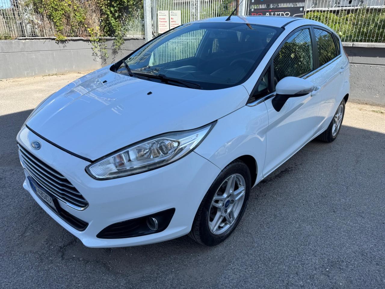 Ford Fiesta 1.2 60CV 5 porte Titanium