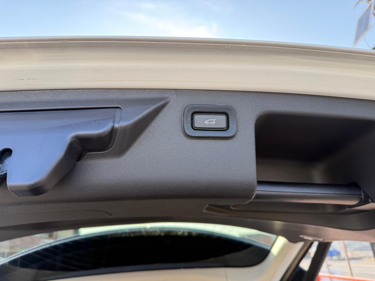 Land Rover Discovery Sport 2.0 TD4 180 CV AWD 7 POSTI