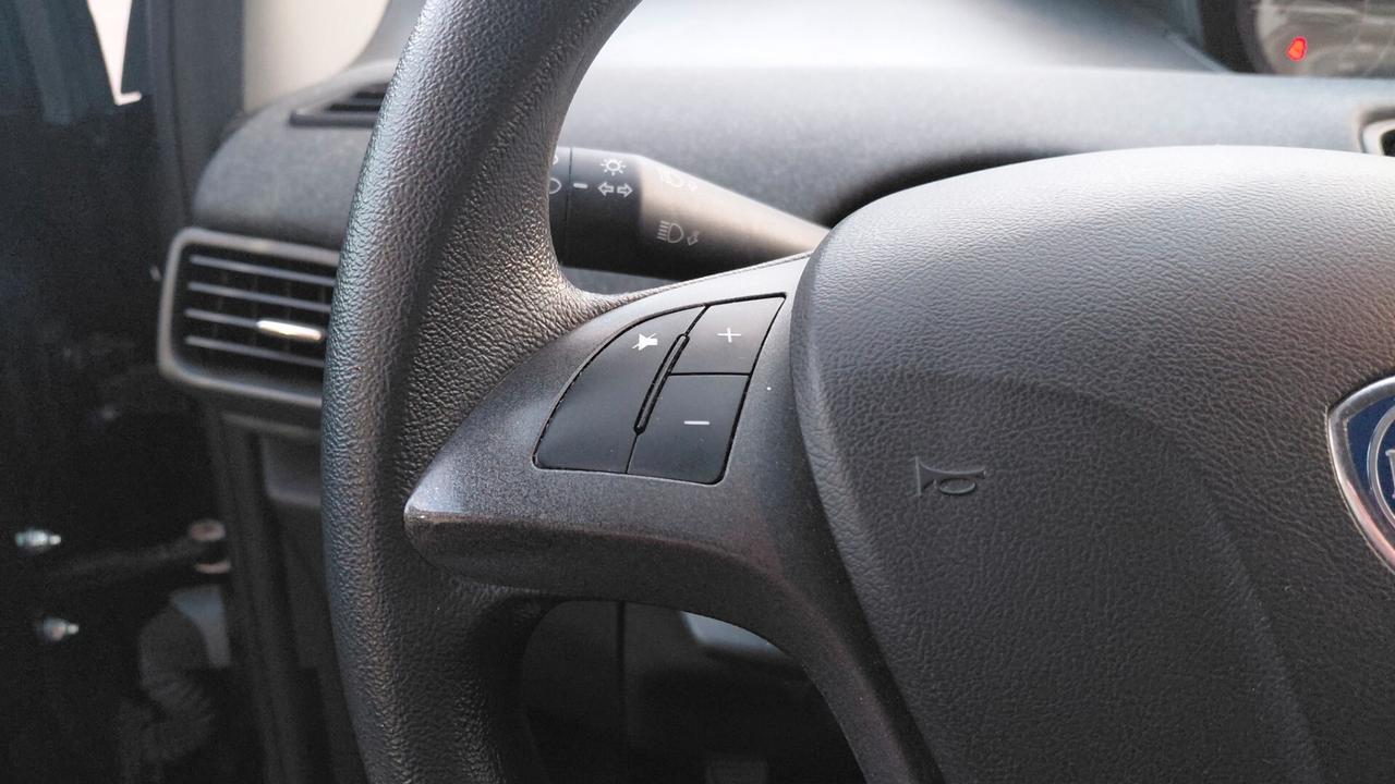 Lancia Ypsilon 1.0 FireFly 5 porte S&S Hybrid Silver Plus