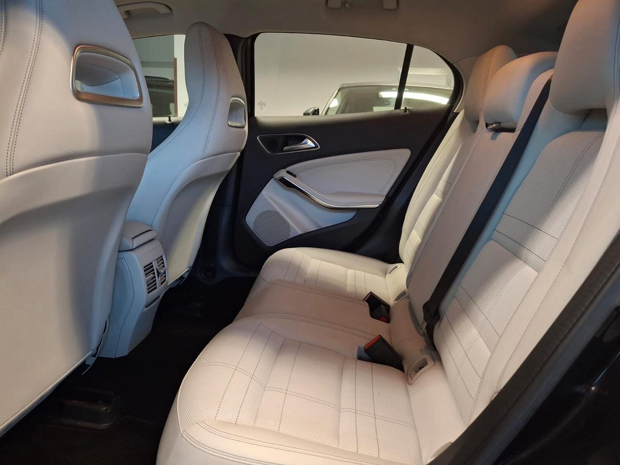 Mercedes-Benz GLA 200 d (cdi) Sport auto*NEOPATENTATI*EURO6