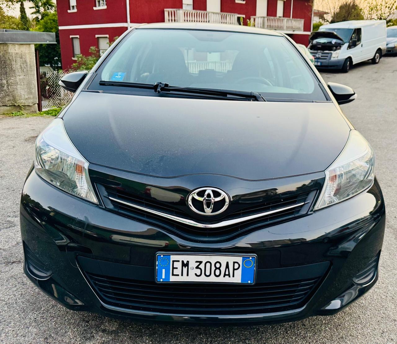 Toyota Yaris 1.3 5 porte Lounge Ok Neopatentati