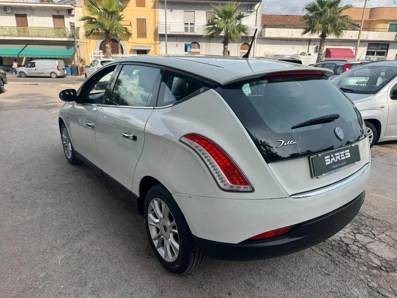 Lancia Delta 1.6 MJT DPF Silver