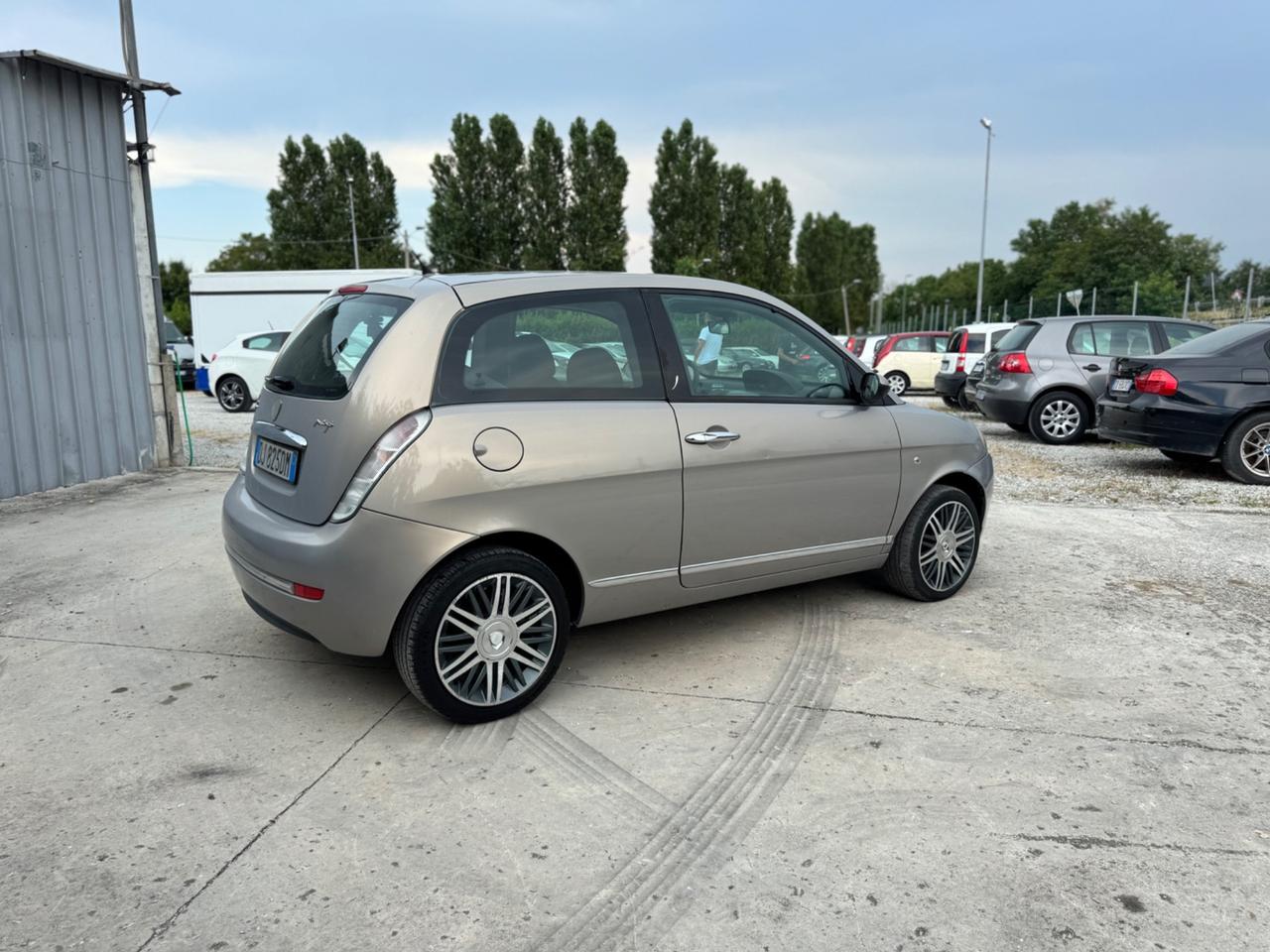 Lancia Ypsilon 1.3 MJT 90 CV ORO