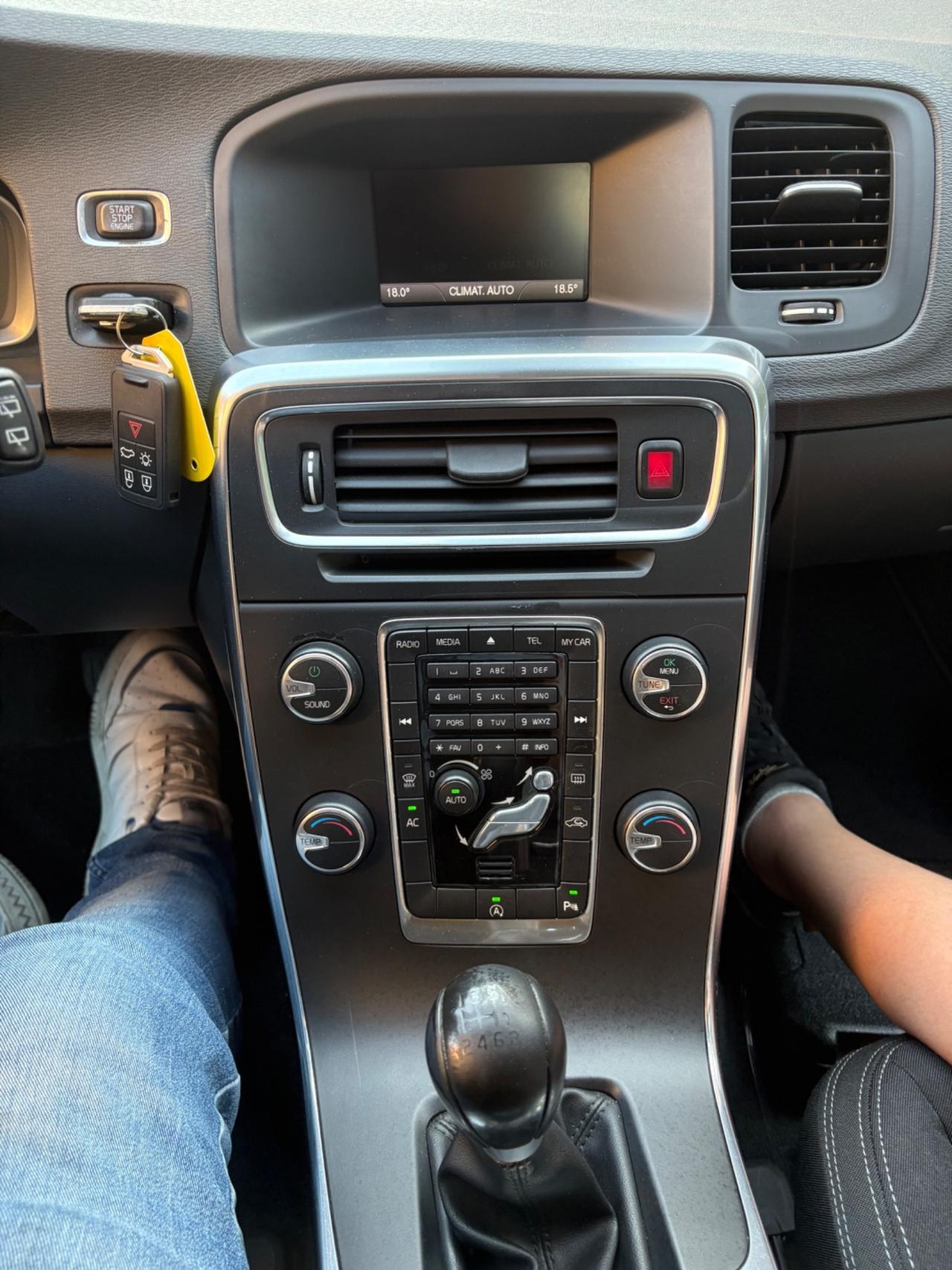 Volvo V60 D3 Summum 2.0 D anno 2014 perfetta