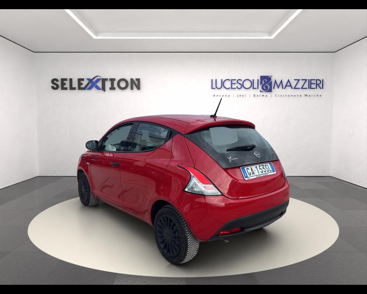 LANCIA Ypsilon 3ª serie - Ypsilon 1.0 FireFly 5 porte S&S Hybrid Ecochic Silver