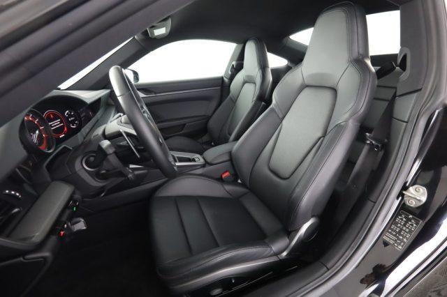 PORSCHE 911 911 Carrera 4