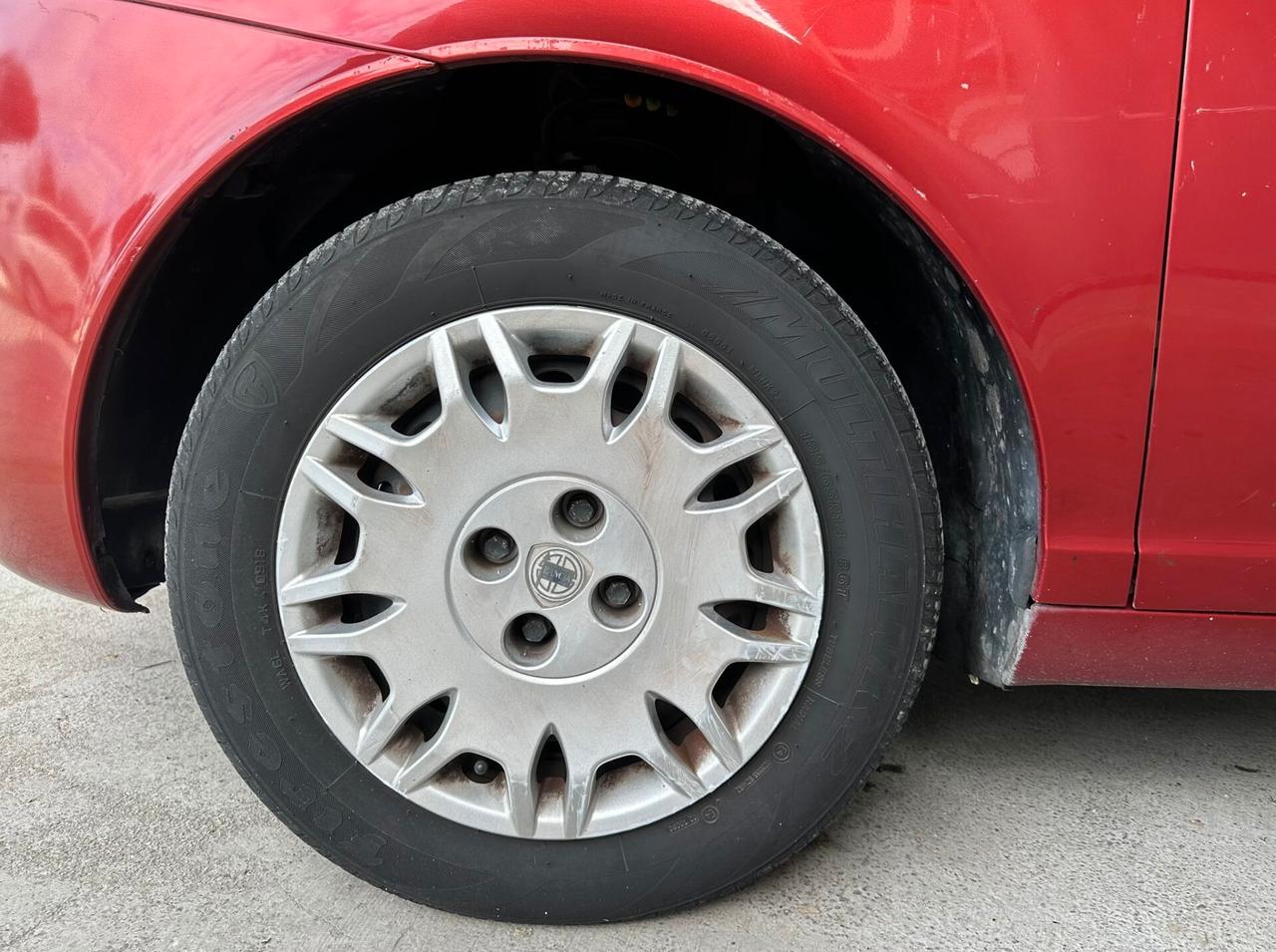 Lancia Ypsilon 1.2 16V Platino