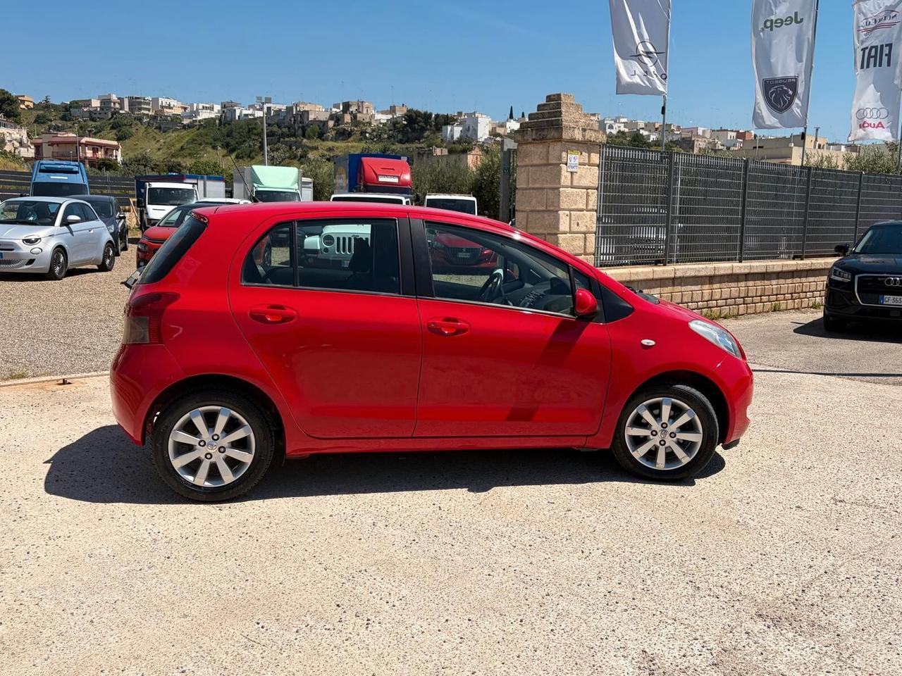 Toyota Yaris 1.3 5 porte Luna