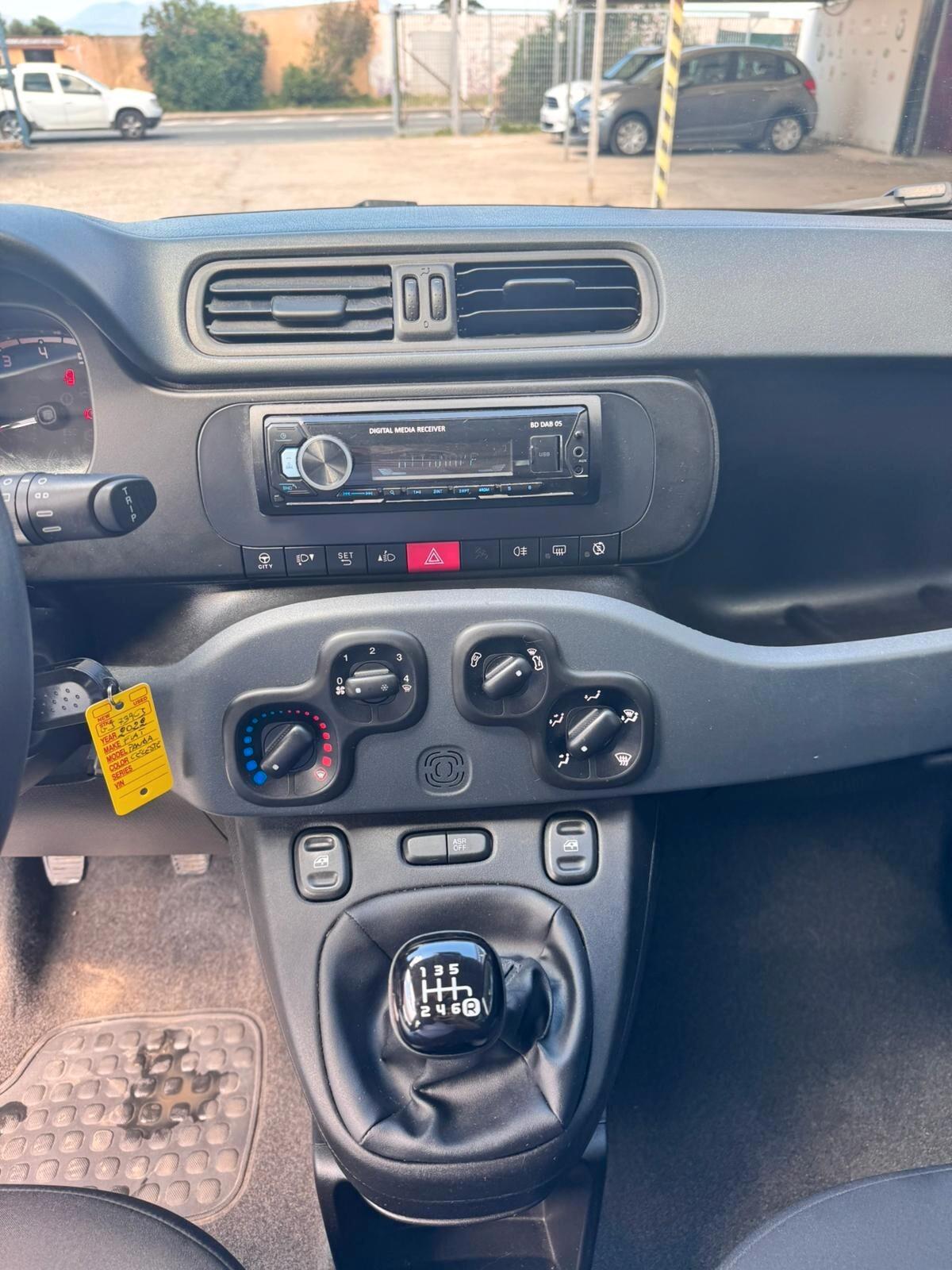 Fiat Panda 1.0 FireFly S&S Hybrid IVA ESPOSTA