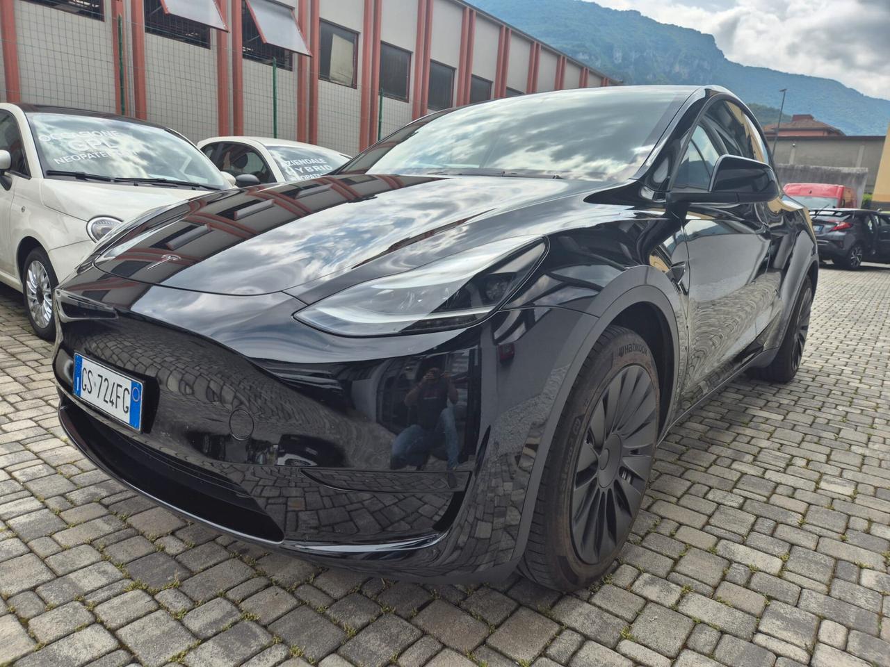 Tesla Model Y RWD