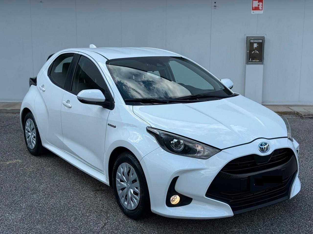 Toyota Yaris 1.5 Hybrid 5 porte Business