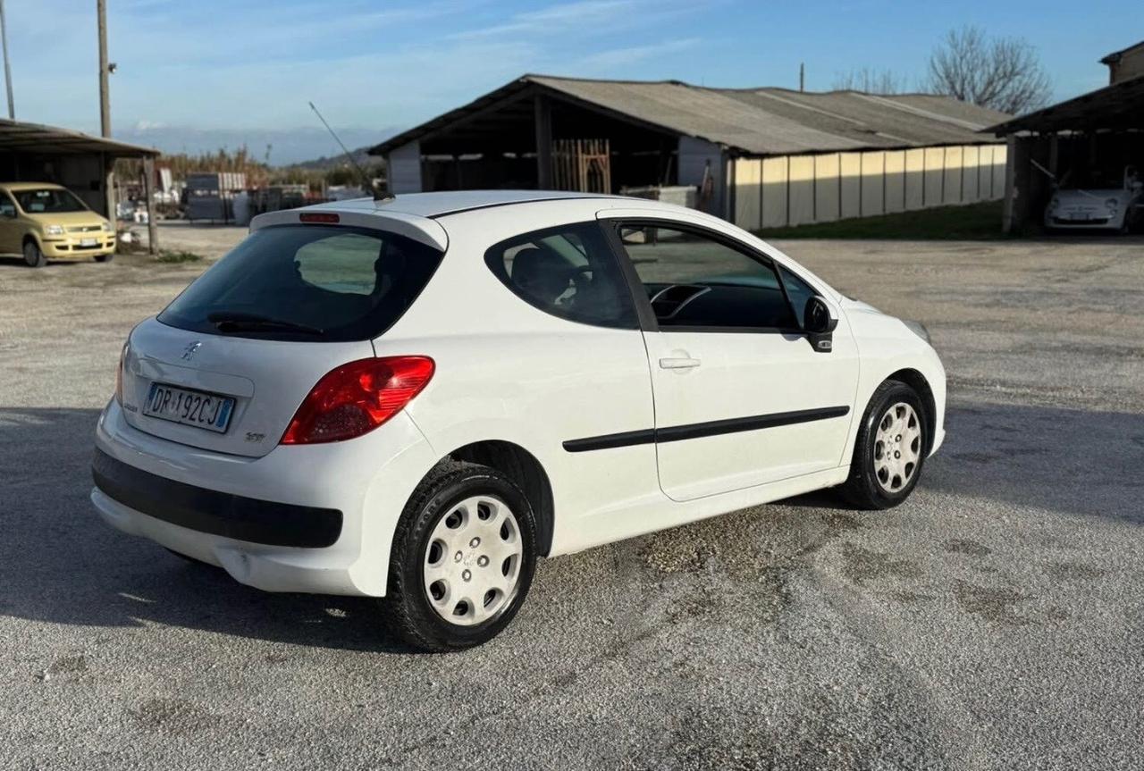 Peugeot 207 1.4 Benzina 75cavalli NEOPATENTATI