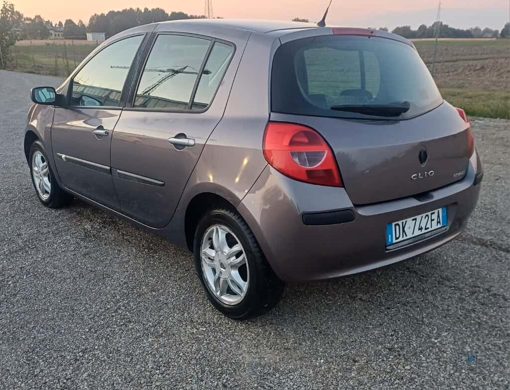 Renault Clio 1.2 16V 5 porte Le Iene