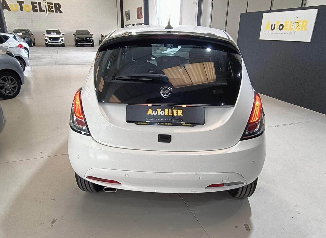 Lancia Ypsilon 1.0 FireFly 5 porte S&S Hybrid Platino