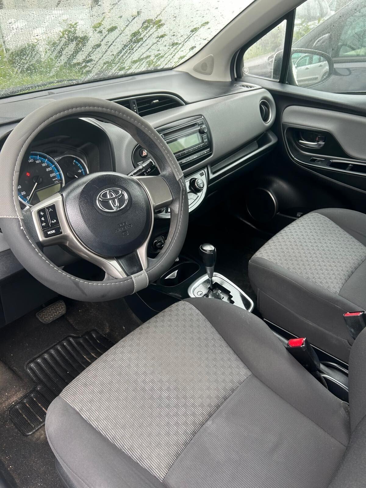 Toyota Yaris 1.5 Hybrid 5 porte Cool OK NEO PATENTATI