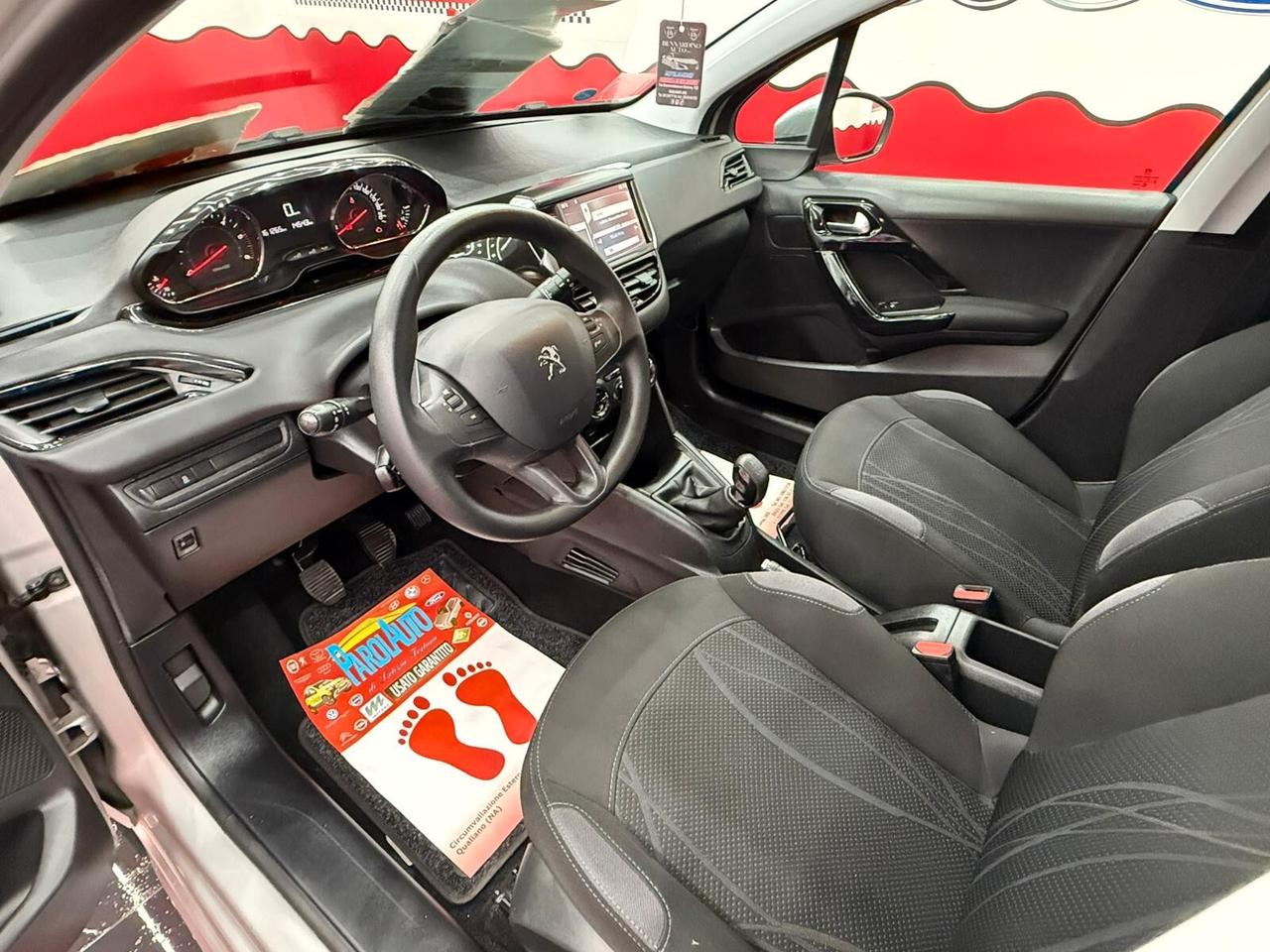Peugeot 208 1.4 HDi 68cv Allure - 2013