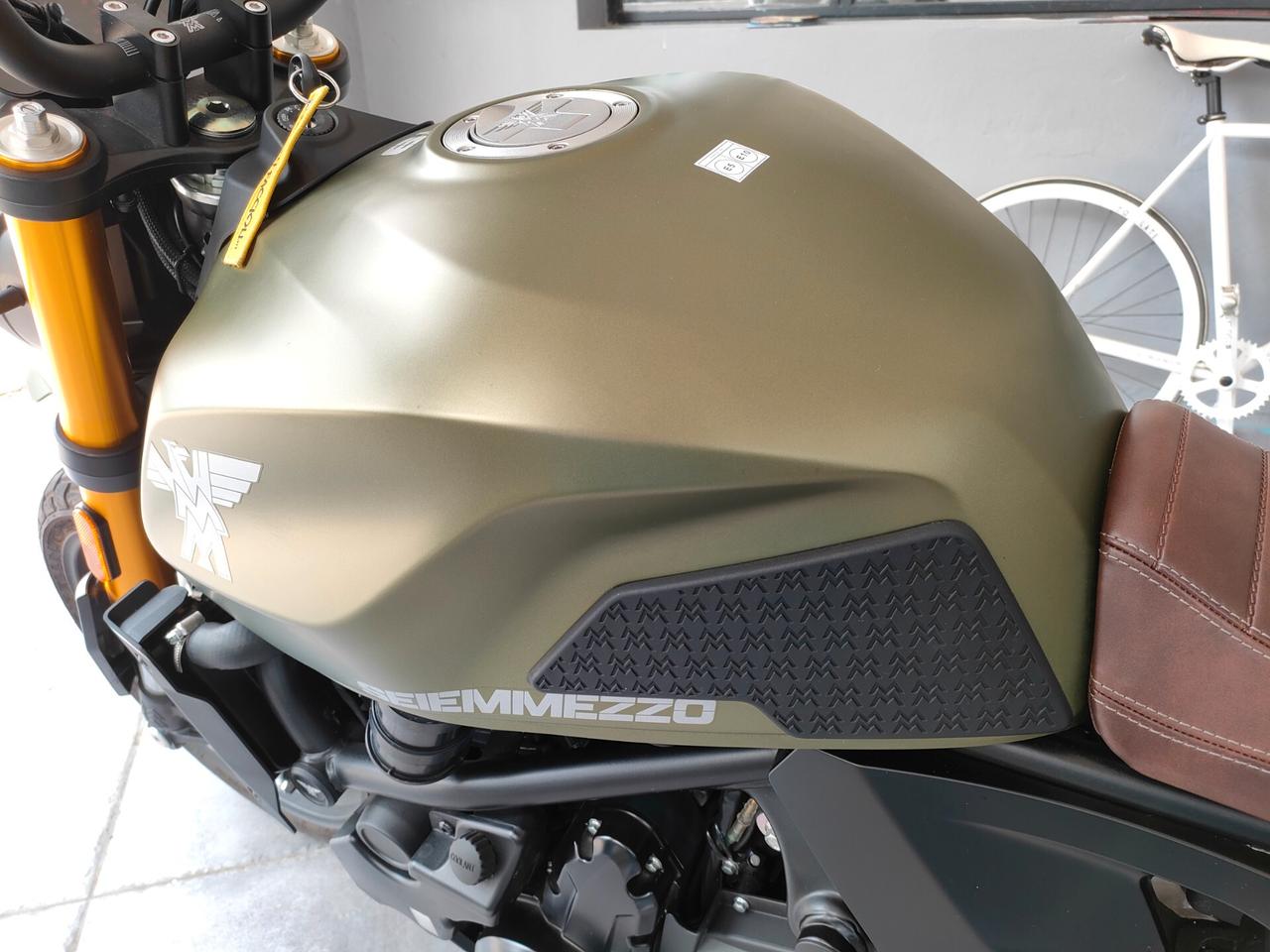 MOTO MORINI SEIEMEZZO SCR