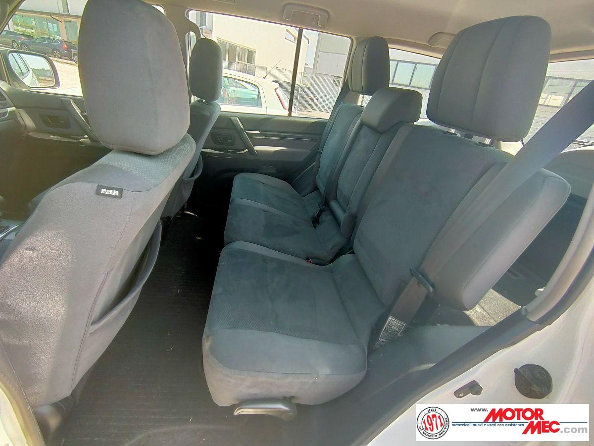 MITSUBISHI Pajero 3.2 5p. Invite 7 posti