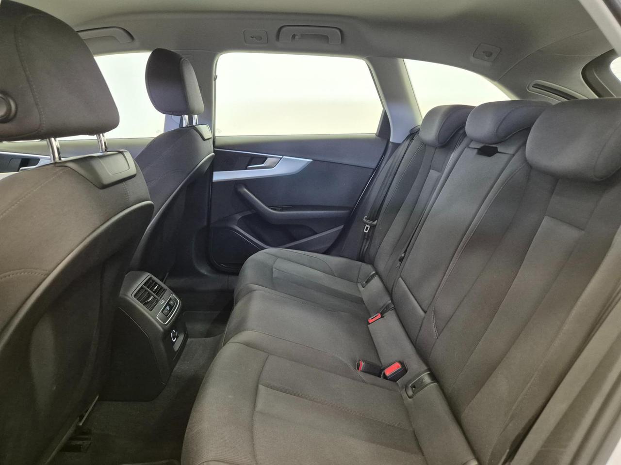 Audi A4 Avant 30 2.0 tdi Business 122cv s-tronic - NEOPATENTATI - Cruise/Lim - Sens. Park.