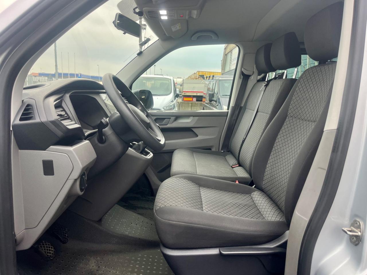 Volkswagen T6 Caravelle 2.0 TDI FWD 9 Posti