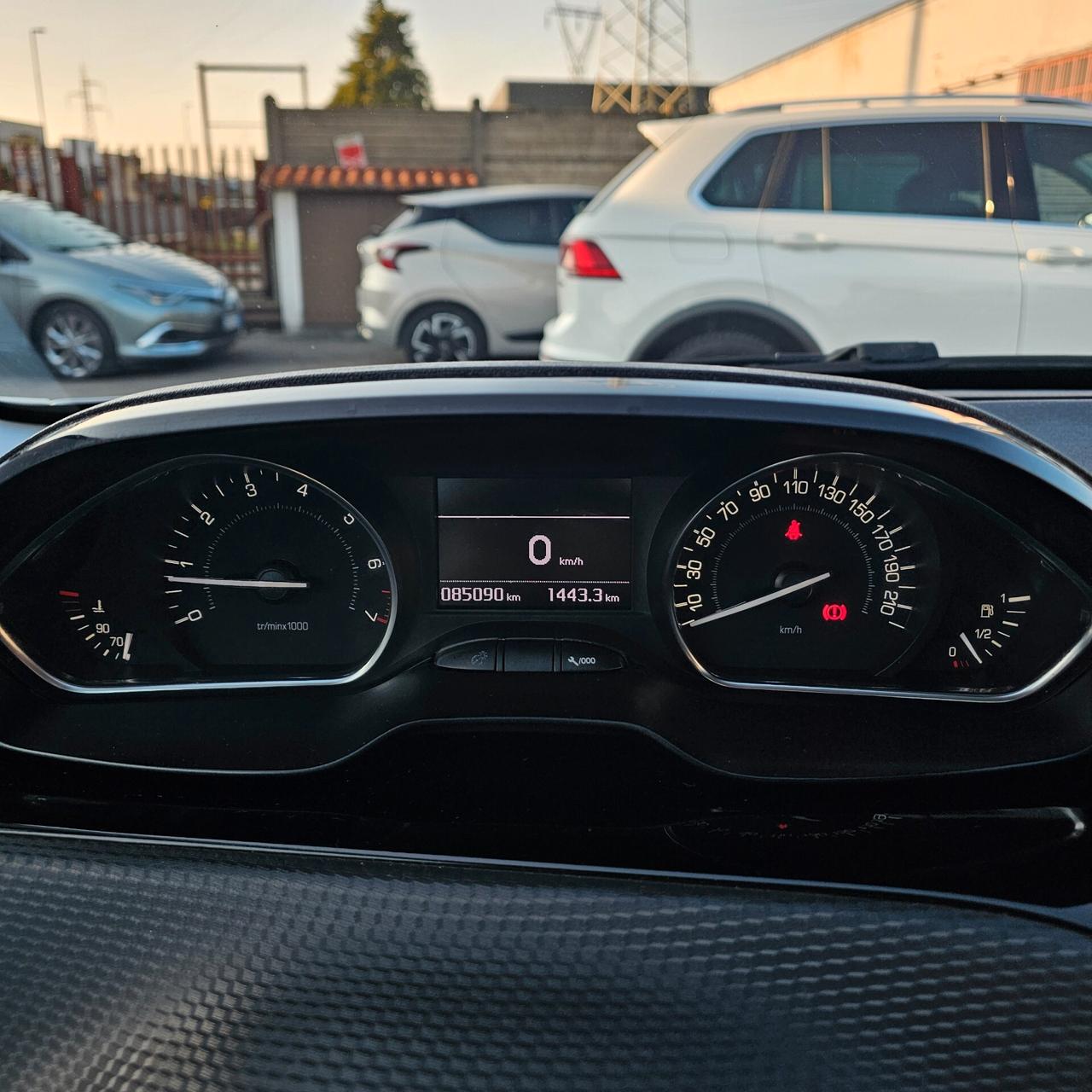 Peugeot 208 PureTech 82 5 porte Allure