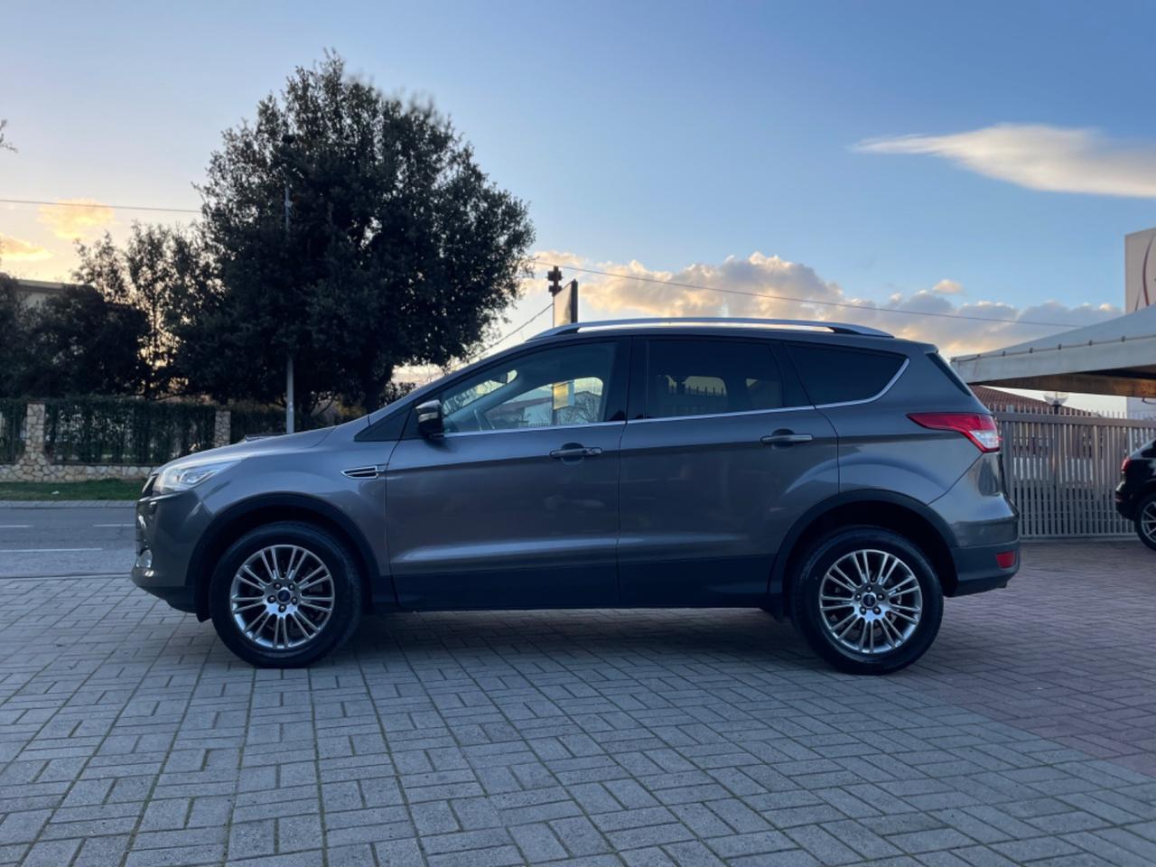 Ford Kuga 2.0 TDCI 163 CV 4WD Powershift Titanium