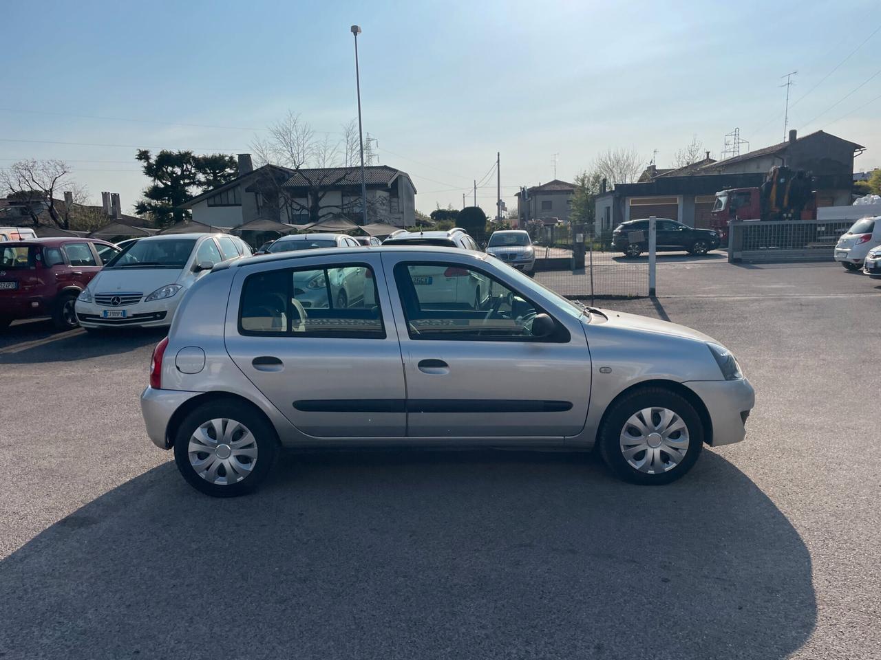 Renault Clio Storia 1.2 5 porte GPL
