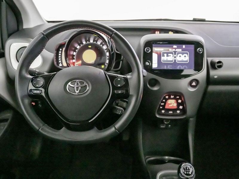 Toyota Aygo Connect 1.0 VVT-i 72 CV 5 porte x-play