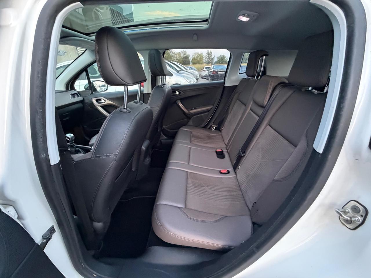Peugeot 2008 BlueHDi 120 S&S Crossway