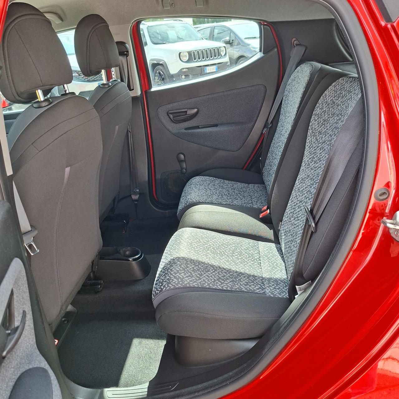 Lancia Ypsilon 1.0 Bz 70 Cv Hybrid Silver