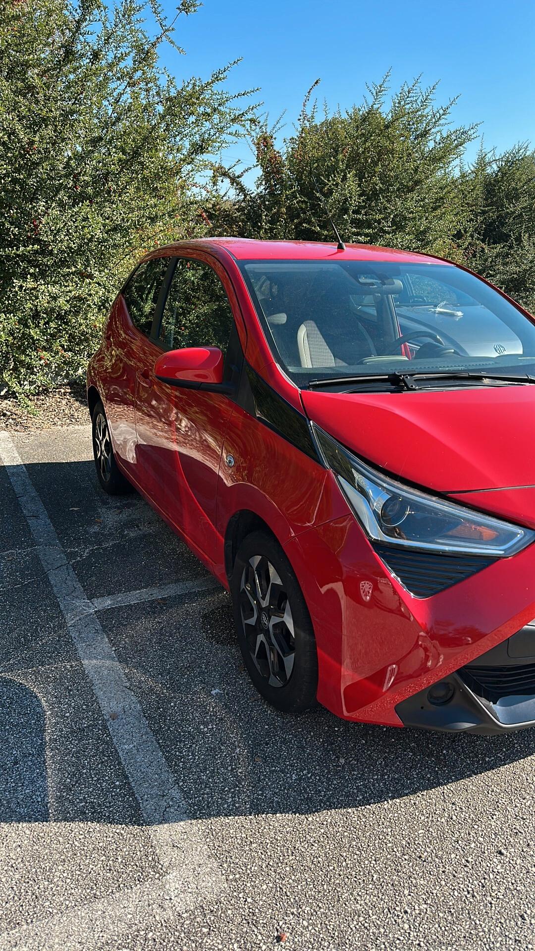 Toyota Aygo Connect 1.0 VVT-i 72 CV 5 porte x-wave