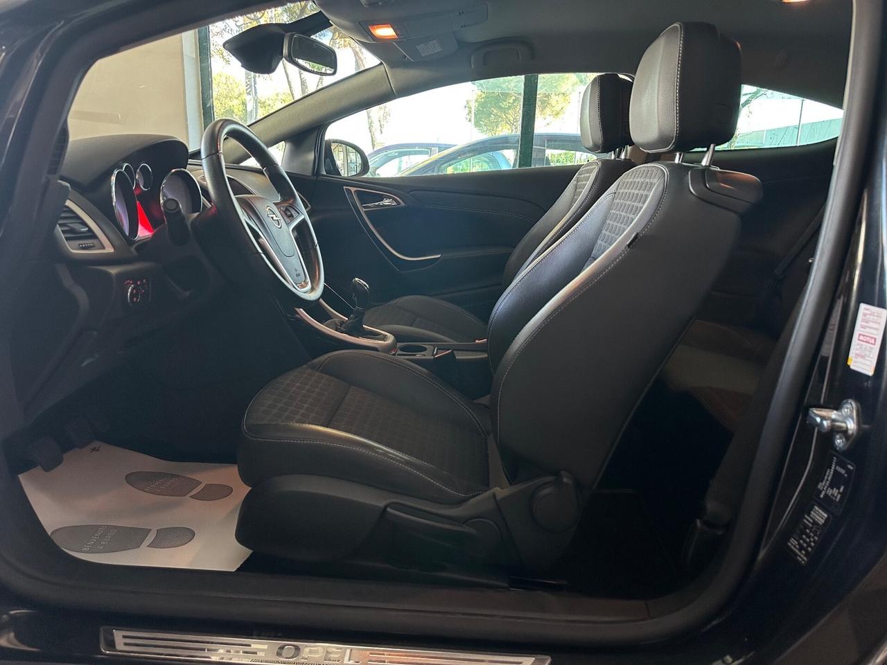 Opel Astra GTC 1.6 Turbo 180CV 3 porte Cosmo S