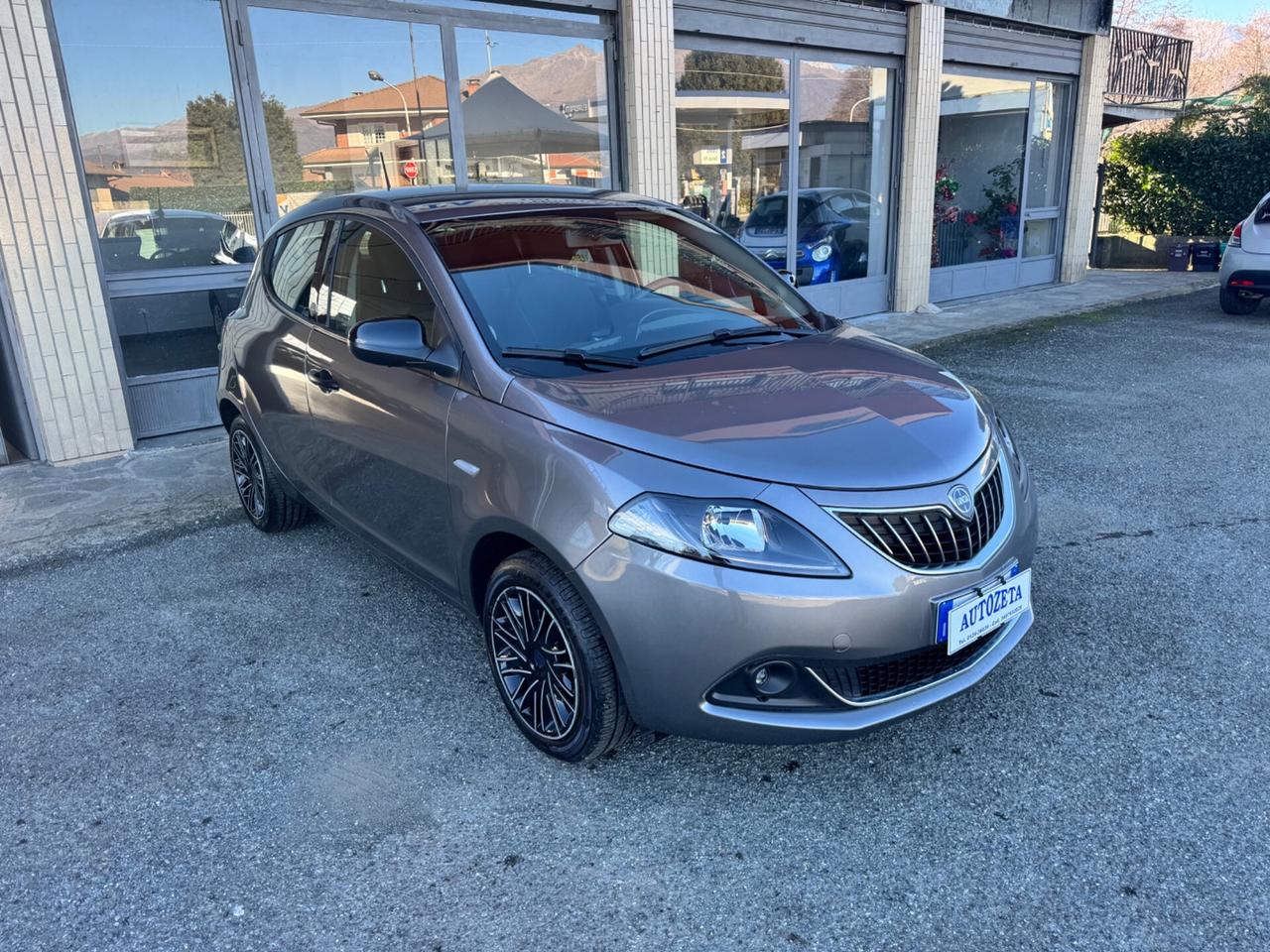 Lancia Ypsilon 1.0 Hybrid Ecochic Gold