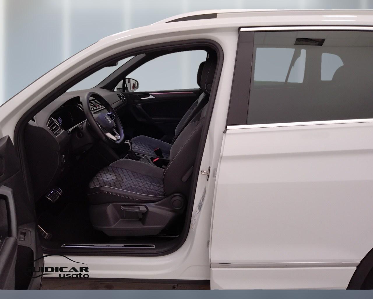 VOLKSWAGEN Tiguan II 2021 - Tiguan 1.5 tsi R-Line 150cv dsg