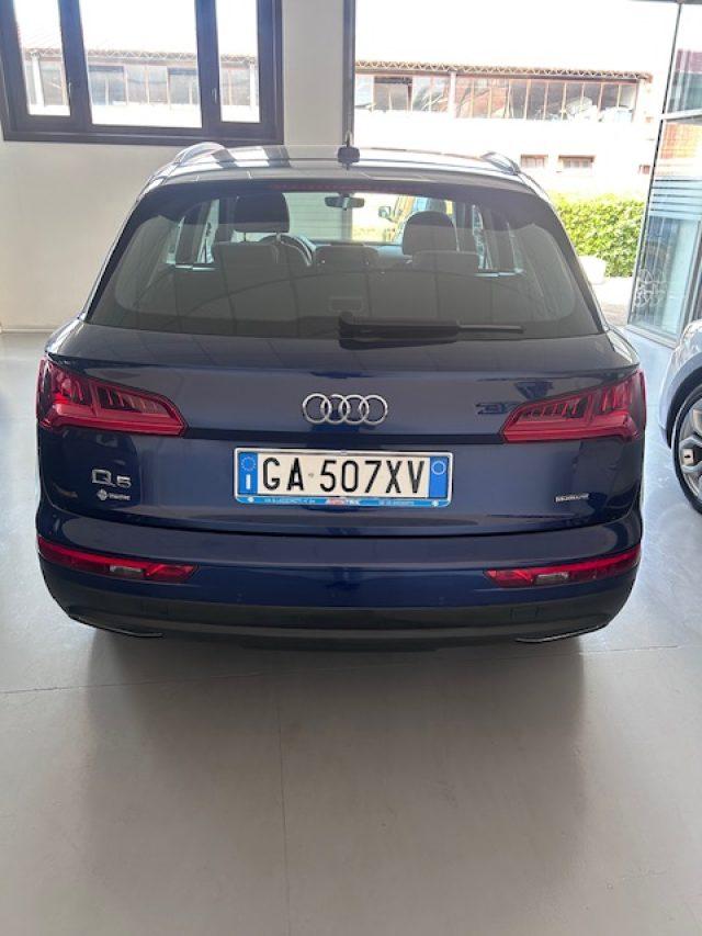 AUDI Q5 35 TDI S tronic Business