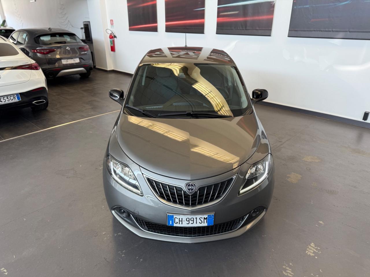 Lancia Ypsilon 1.0 FireFly 5 porte S&S Hybrid Ecochic Silver