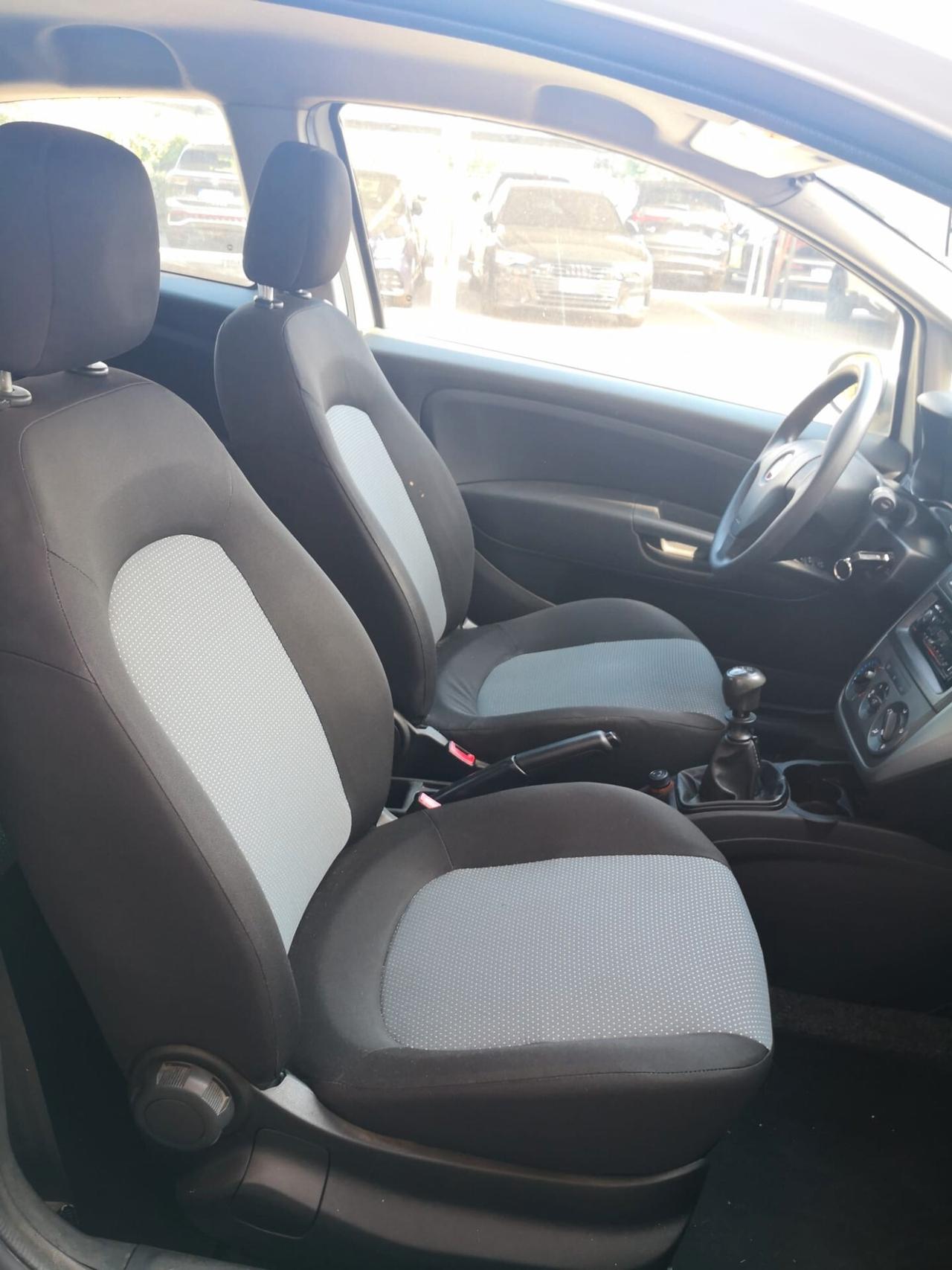 Fiat Grande Punto 1.2 3 porte ***NEOPATENTATI***DISTRIBUZIONE FATTA***