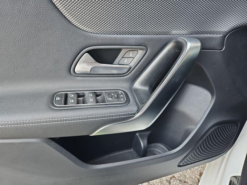 Mercedes-Benz Classe A A 200 d Automatic Sport NIGHT-EDITION