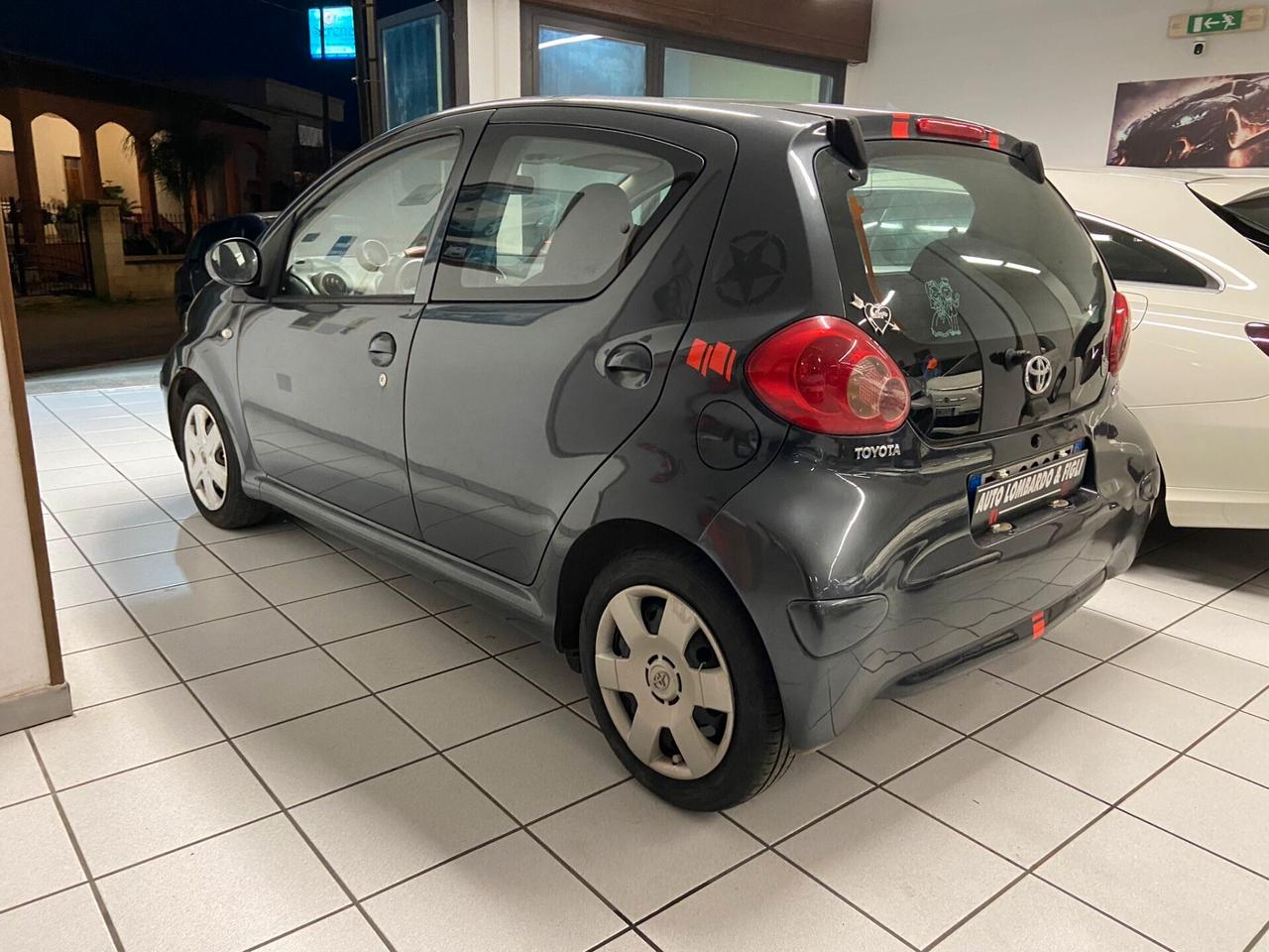 Toyota Aygo 1.0 12V VVT-i 5 porte Sol Connect