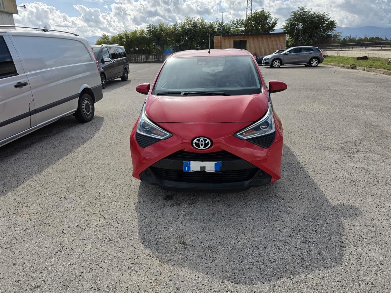 Toyota Aygo 1.0 VVT-i 72 CV 5 porte x-clusiv