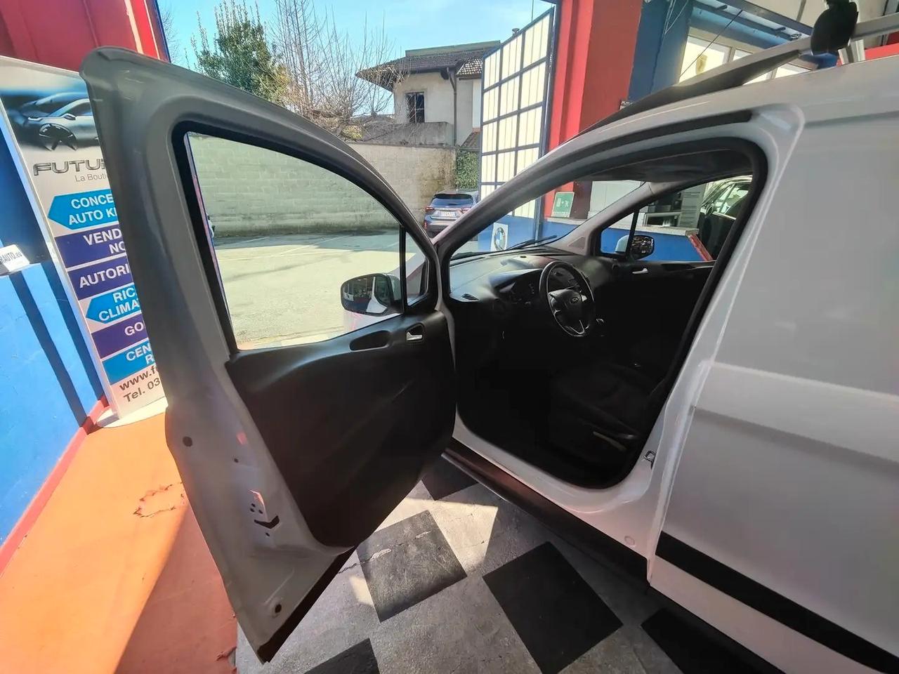 Ford Transit Courier 1.5 TDCi 95CV Van Entry