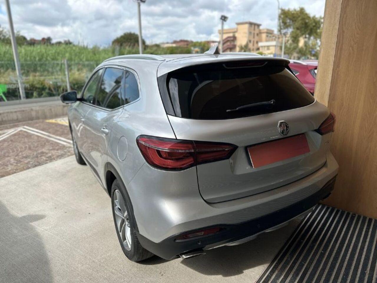 MG HS I - HS 1.5 t Luxury auto
