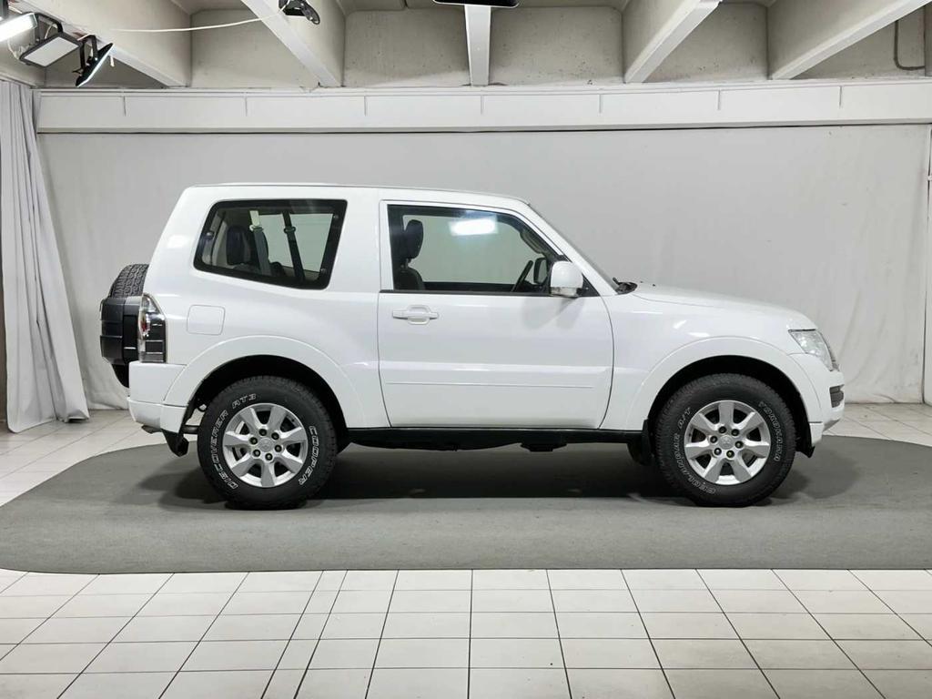 Mitsubishi Pajero 3.2 CR Invite 3p auto