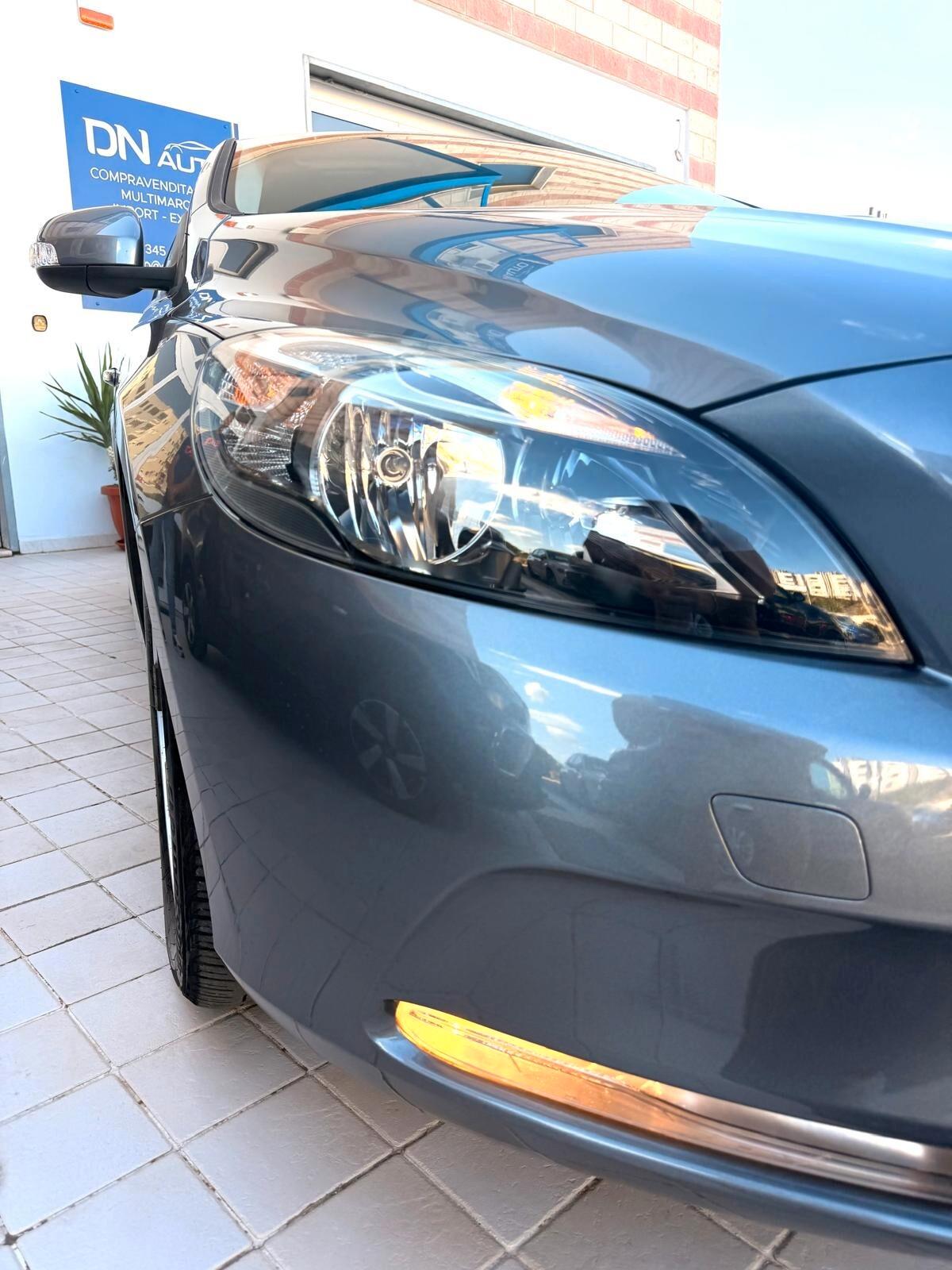 Volvo V40 D3 INSCRIPTION