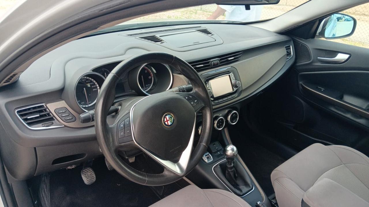 Alfa Romeo Giulietta 1.6 JTDm-2 105 CV Exclusive